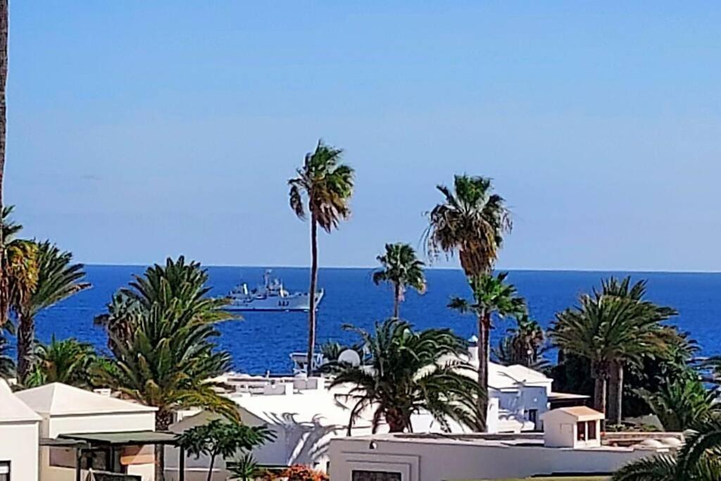 Luxury Ocean View Playa Roca Appartement Costa Teguise Buitenkant foto