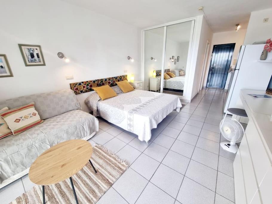 Luxury Ocean View Playa Roca Appartement Costa Teguise Buitenkant foto