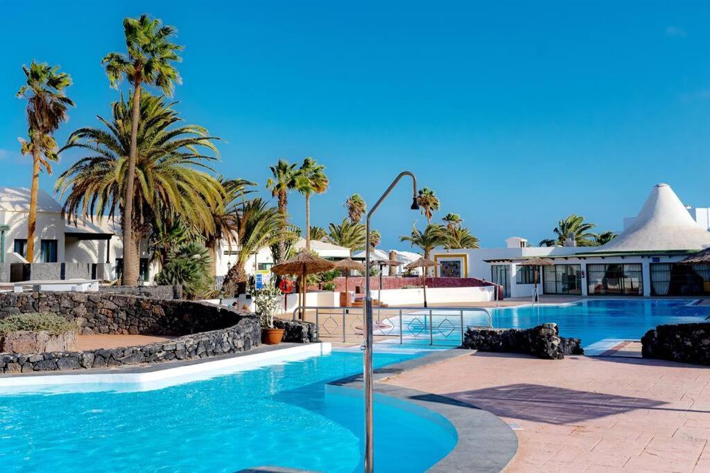 Luxury Ocean View Playa Roca Appartement Costa Teguise Buitenkant foto